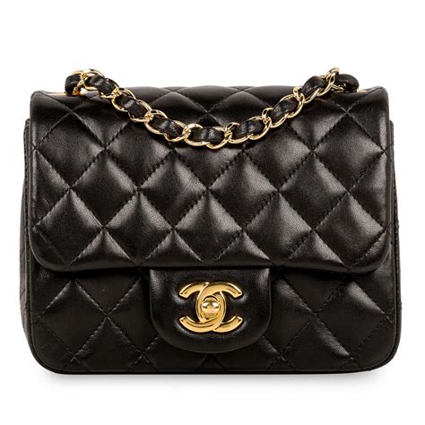 chanel 19 classic flap bag